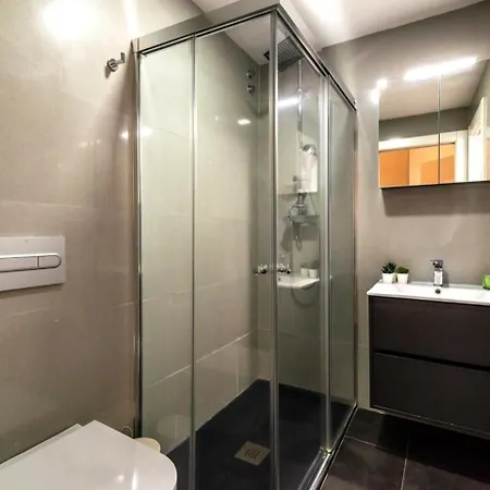 Exclusive Beachside Surrounded By The Beauty Of Puente Romano. Apartment Marbella